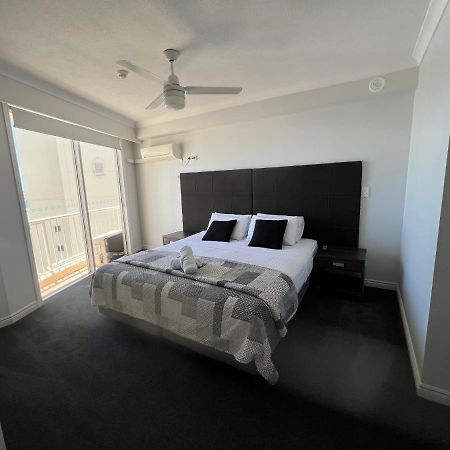 Stunning 2 Bedroom Ocean View Apartment Gold Coast Exterior foto