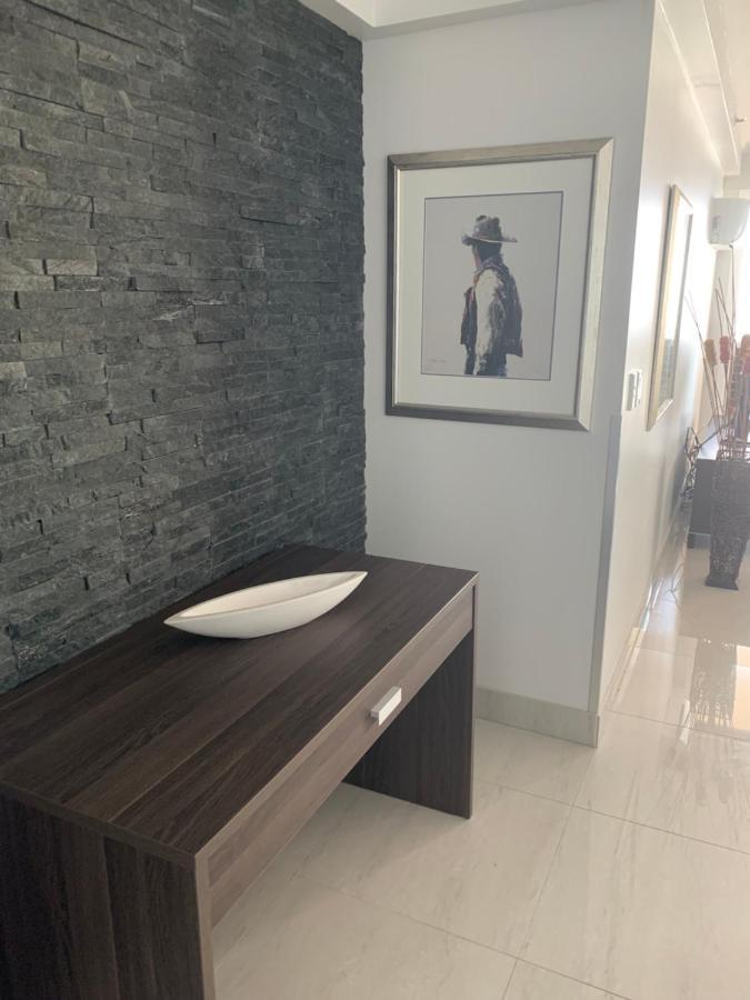 Stunning 2 Bedroom Ocean View Apartment Gold Coast Exterior foto