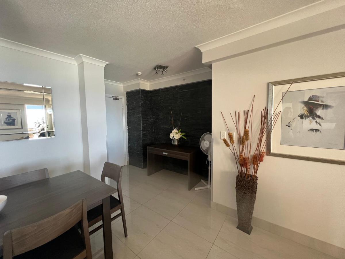 Stunning 2 Bedroom Ocean View Apartment Gold Coast Exterior foto